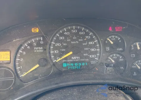 2000 Chevrolet Silverado 1500 C1500 z USA, uszkodzony, nr VIN 1GCEC14V9YE417169